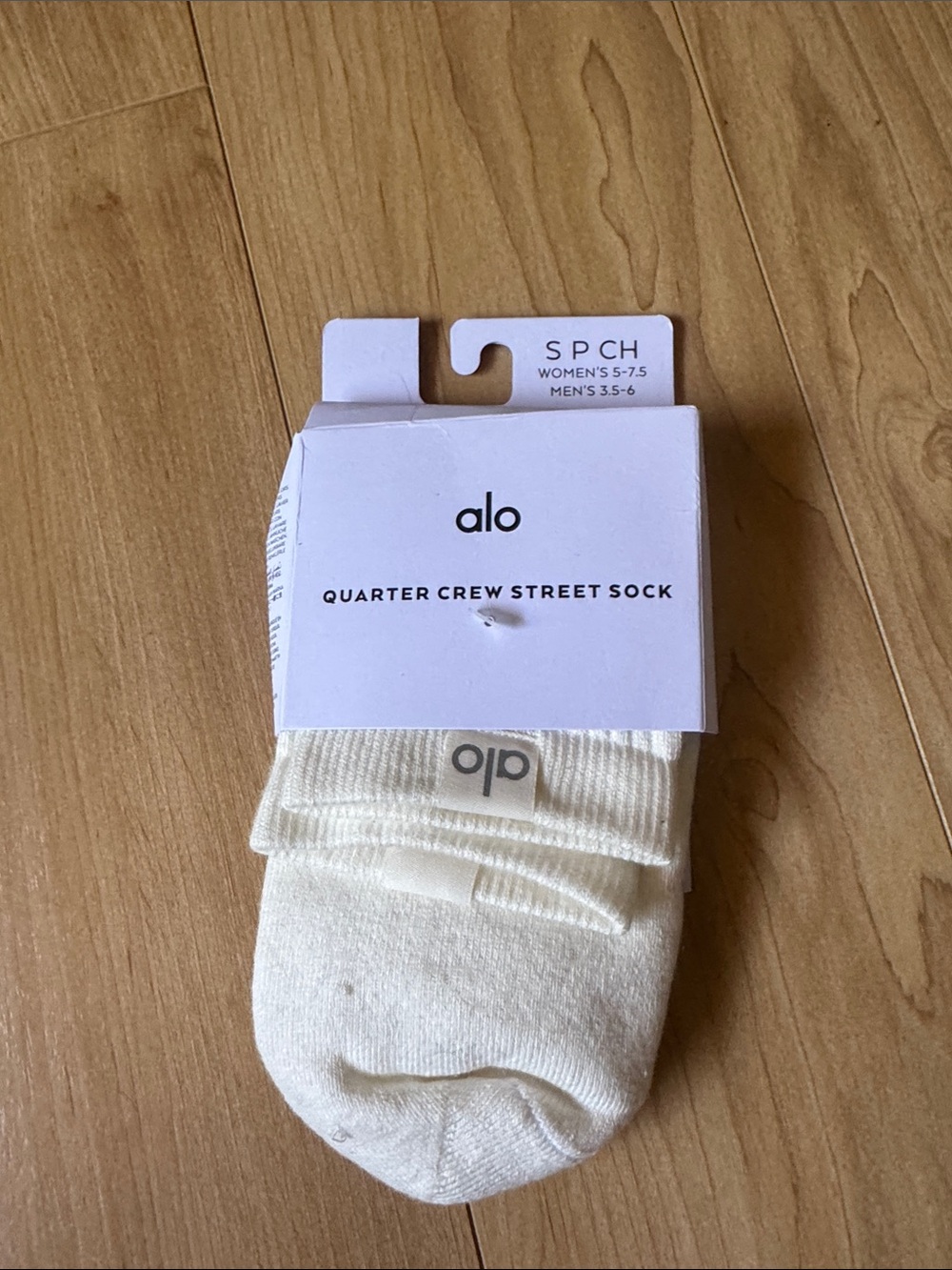 ALO Yoga Quarter Crew Street Socks - Ivory
